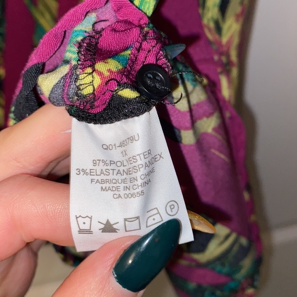 3/$30 Pennington‘s floral blouse - Picture 3 of 7